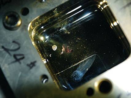<a href='http://m.hkgdk.cc/product/3.htm' class='text_a'>模具激光焊機</a>修復鏡面模具效果